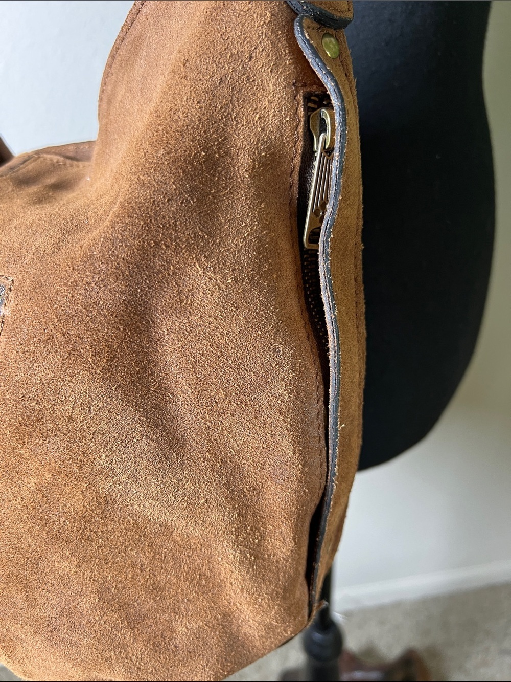 Patricia Nash Women’s Bello Cognac Suede Shoulder Hobo Bag Purse Studded Zip - Picture 10 of 16